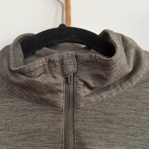 Vuori Ease 1/4 zip size large - Picture 3 of 4